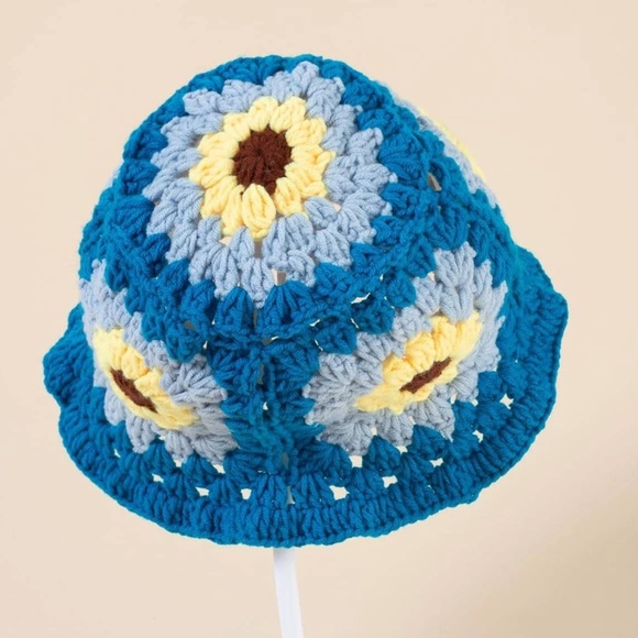 Handmade Sunflower Floral Crochet bucket hat - Picture 4 of 4